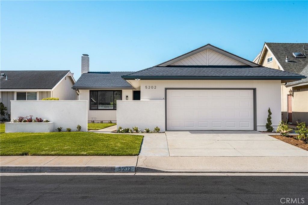 5202 Del Sur Circle