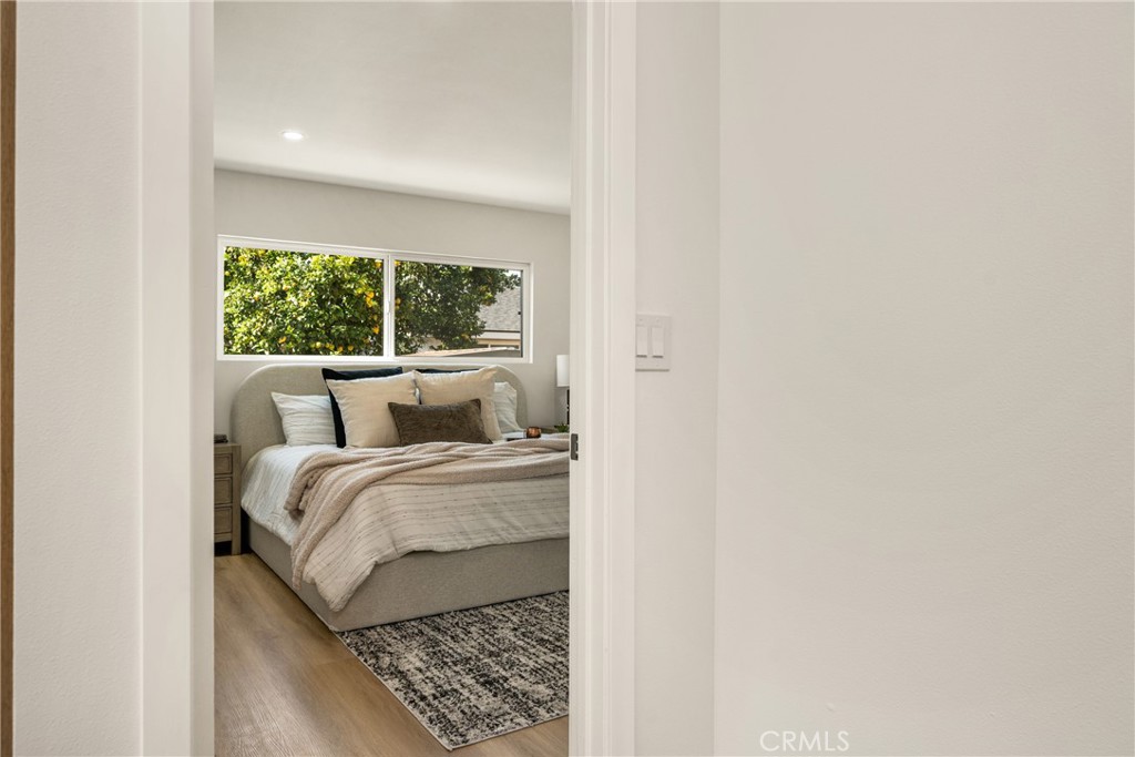5202 Del Sur Circle