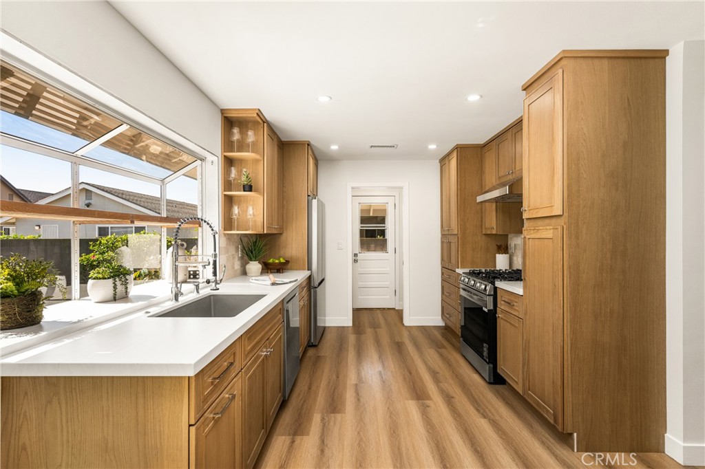 5202 Del Sur Circle