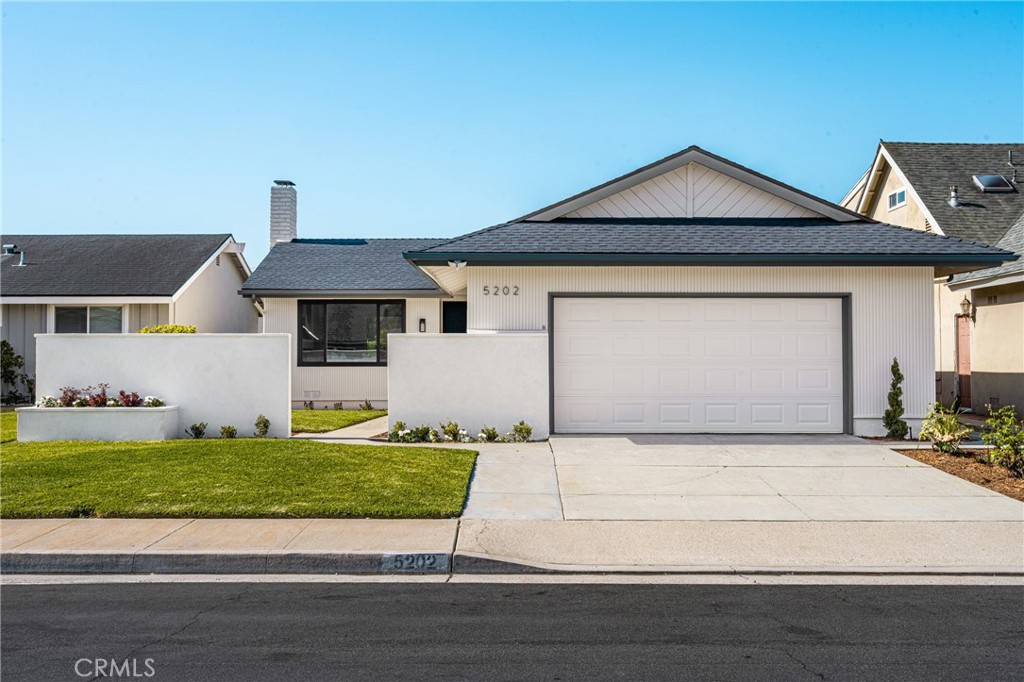 5202 Del Sur Circle