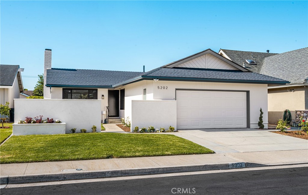 5202 Del Sur Circle