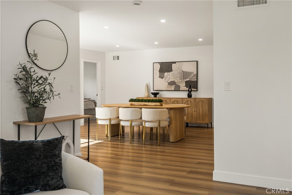 5202 Del Sur Circle