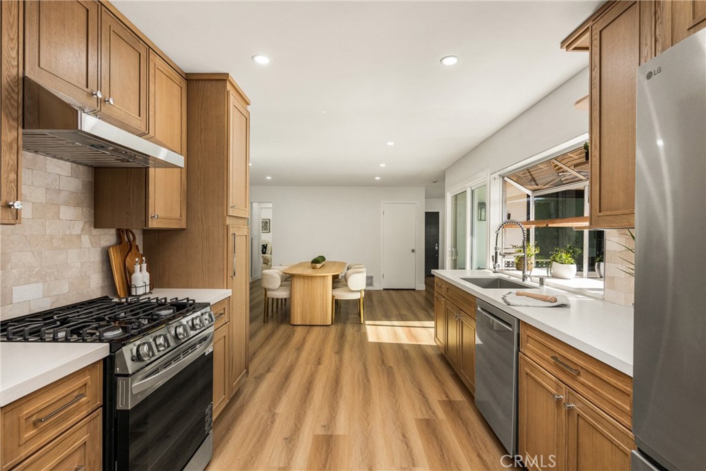 5202 Del Sur Circle