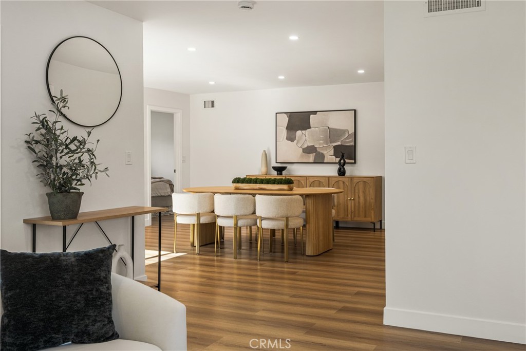 5202 Del Sur Circle
