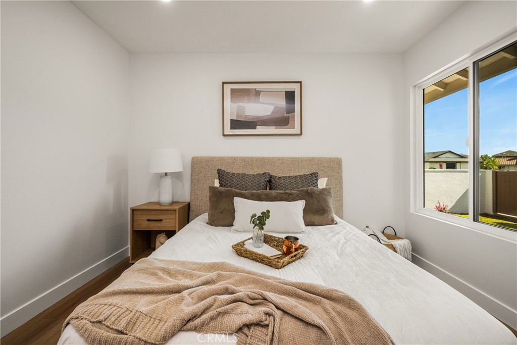 5202 Del Sur Circle