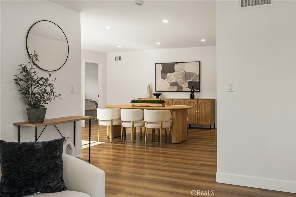 5202 Del Sur Circle