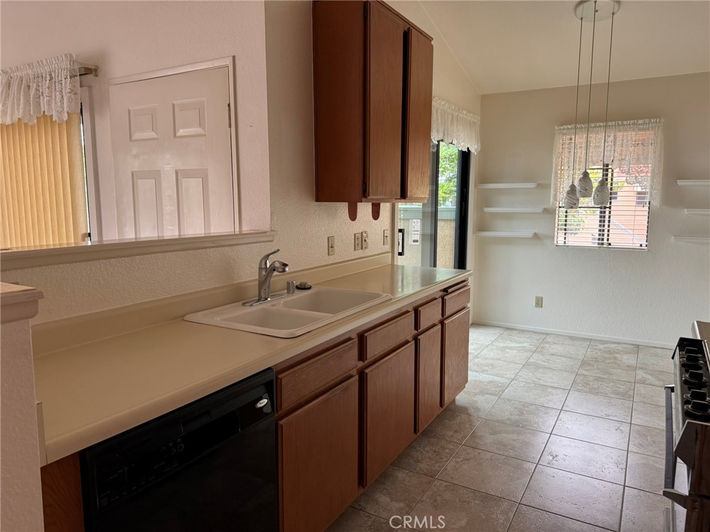 3547 W Greentree F