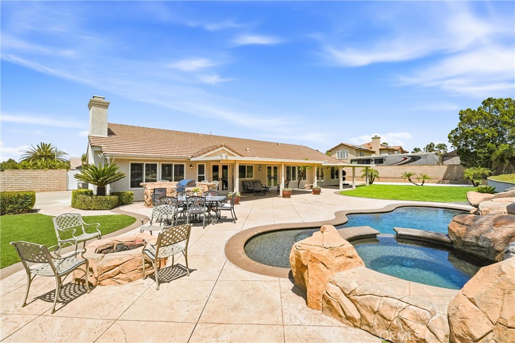 3158 Pacer Drive