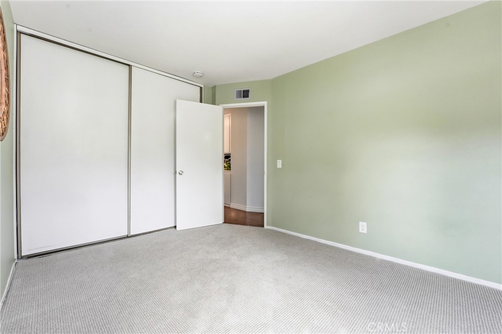 21066 Berry Glen