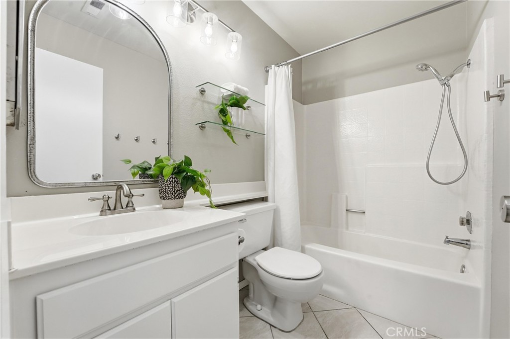 21066 Berry Glen