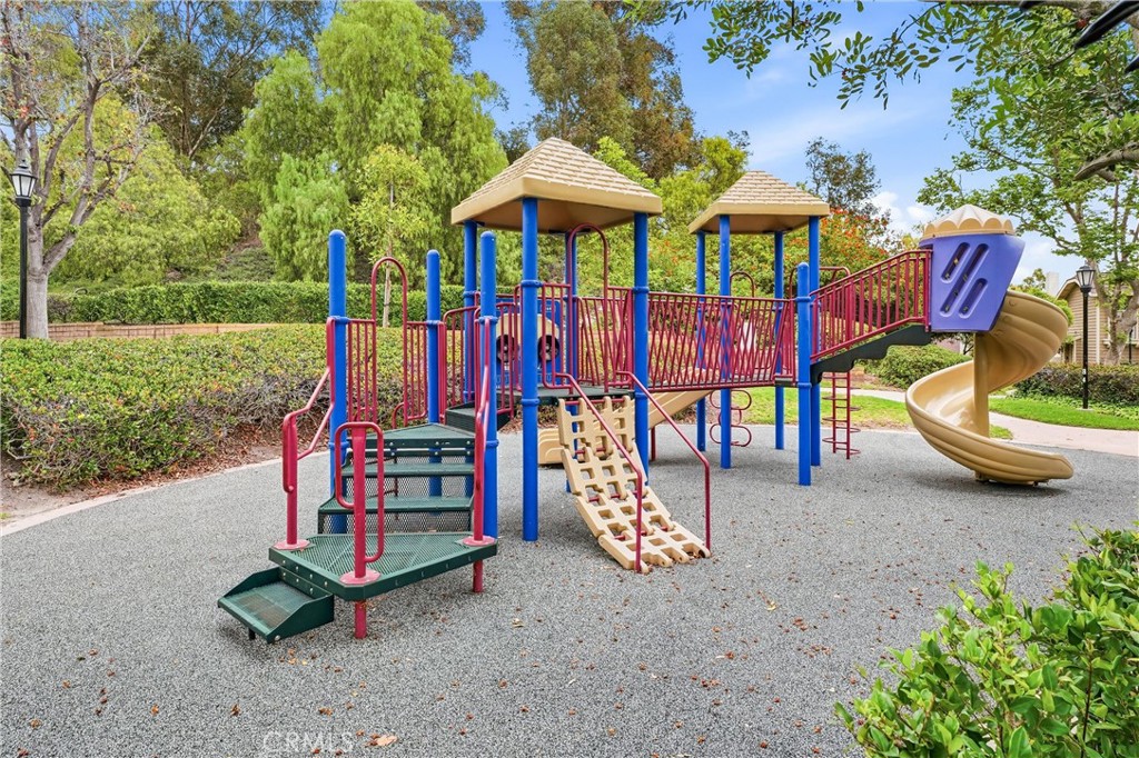 21066 Berry Glen