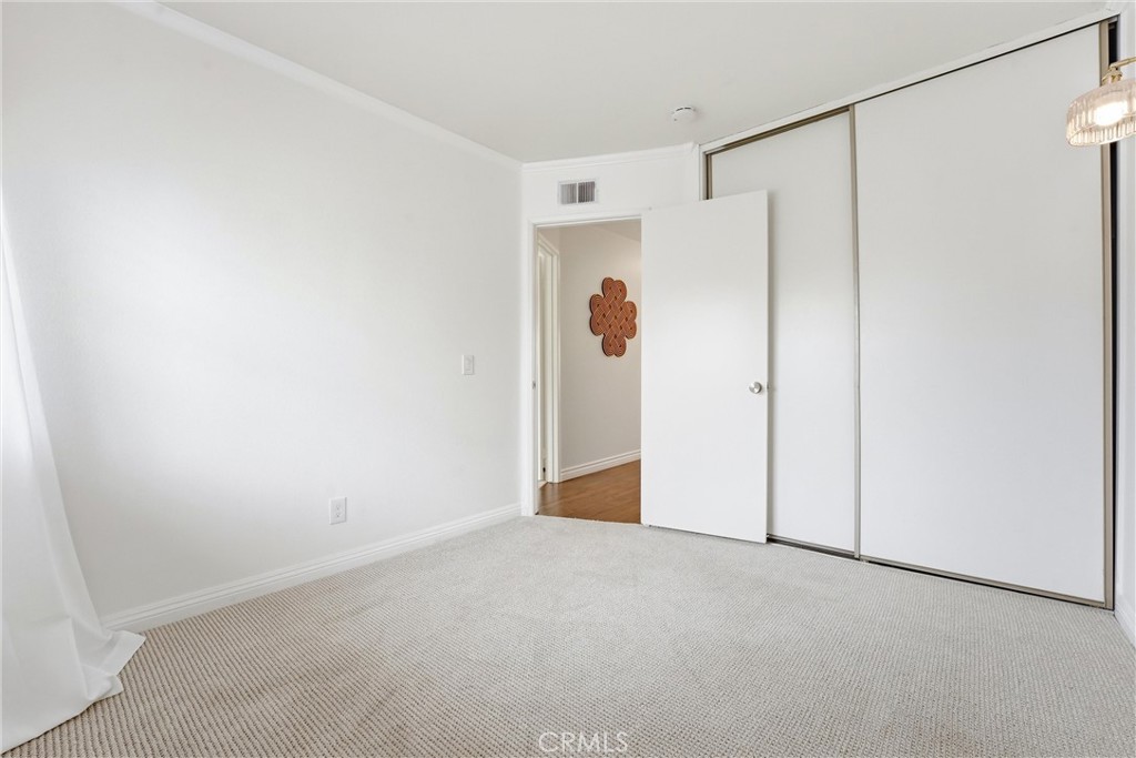 21066 Berry Glen