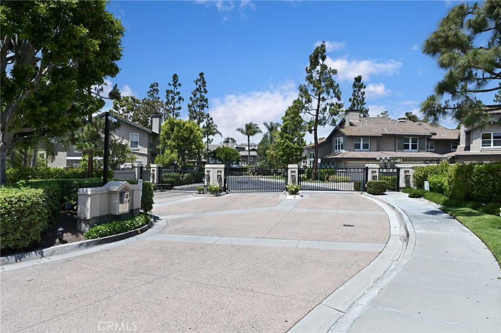 38 CAMERAY HEIGHTS