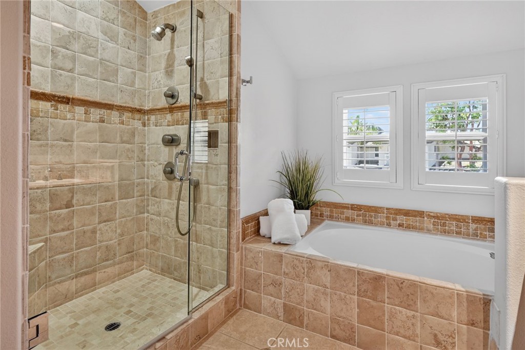 38 CAMERAY HEIGHTS
