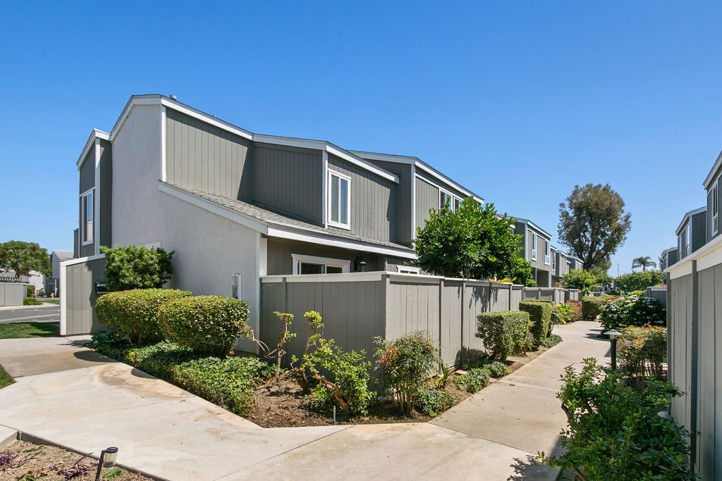 2670 W Segerstrom A