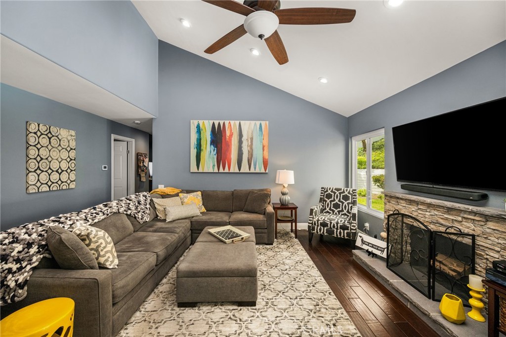 4907 Avenida De Las Estrellas
