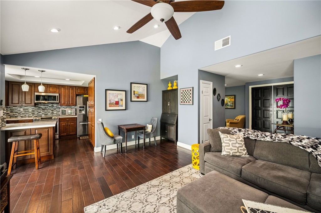 4907 Avenida De Las Estrellas