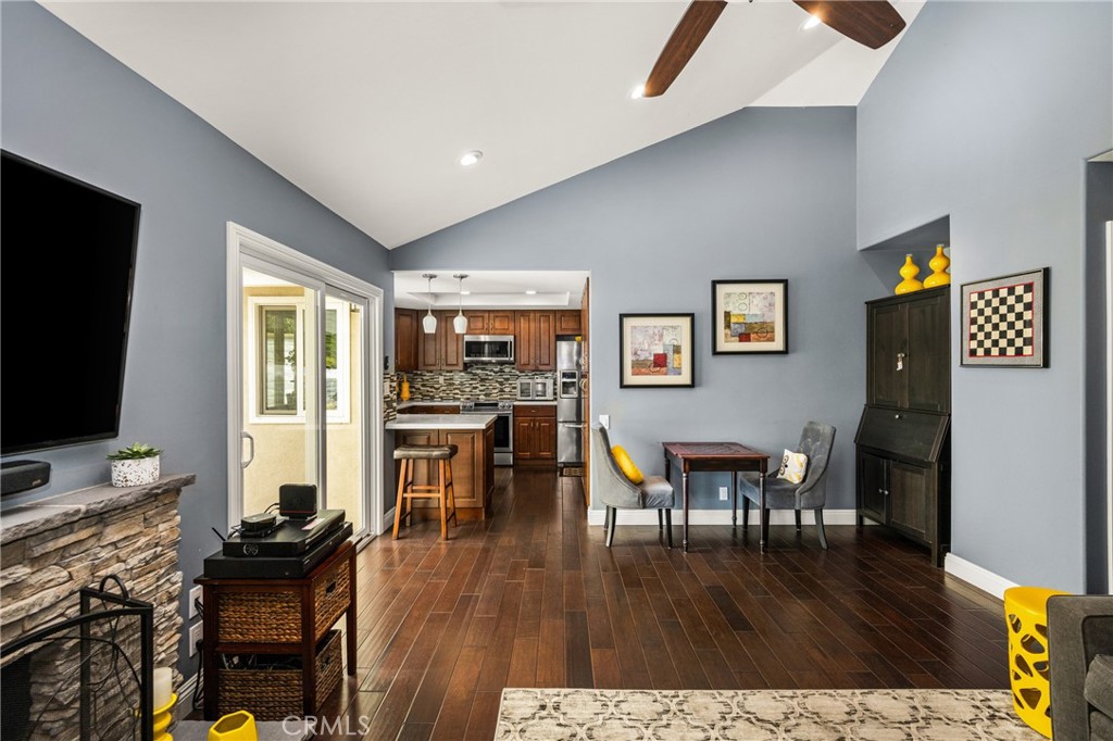 4907 Avenida De Las Estrellas