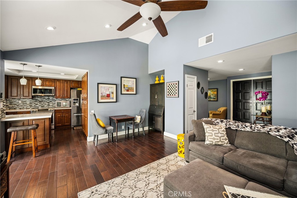 4907 Avenida De Las Estrellas