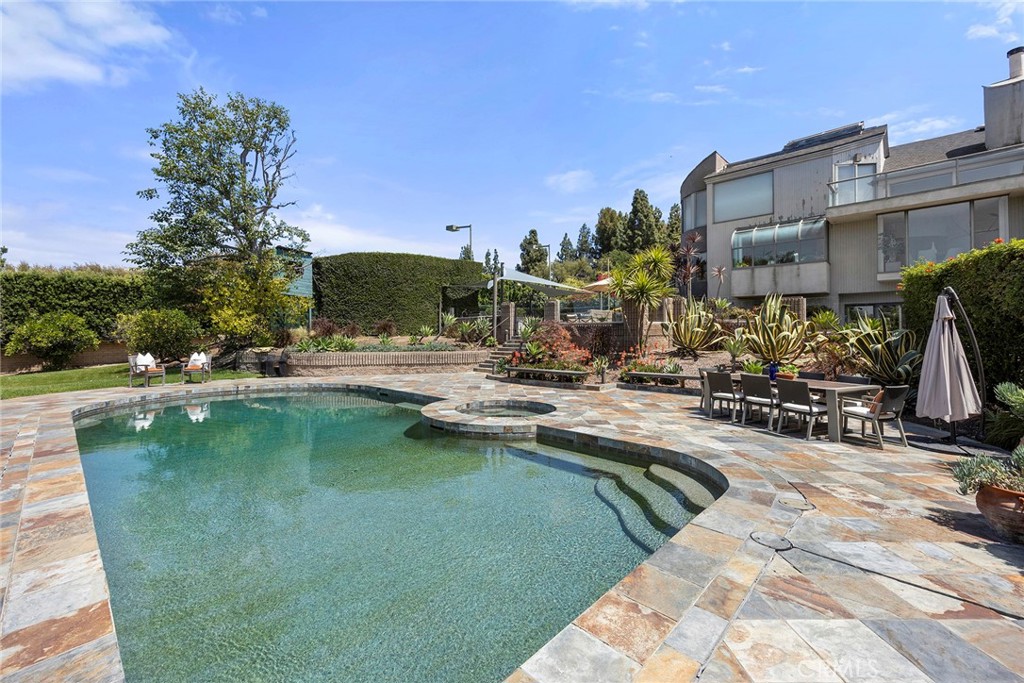 130 S Leola Way