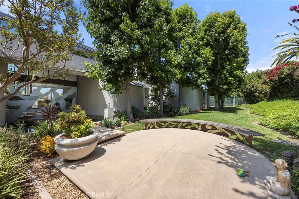 130 S Leola Way