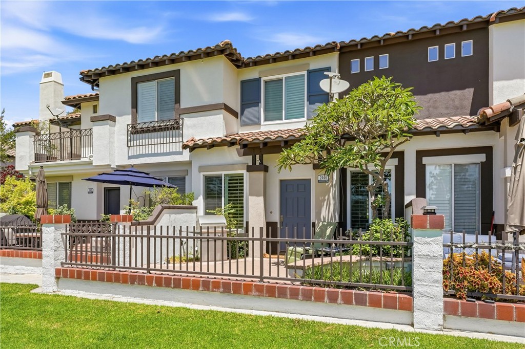 2444 Sunningdale