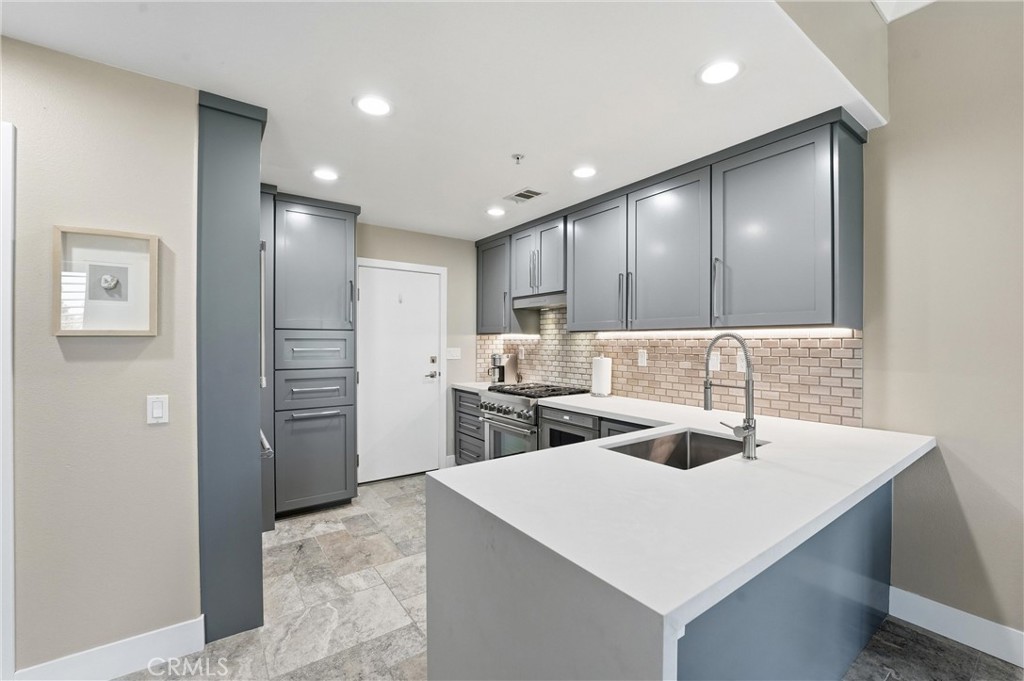 2444 Sunningdale