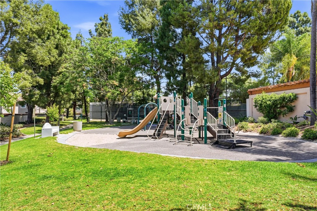 2444 Sunningdale