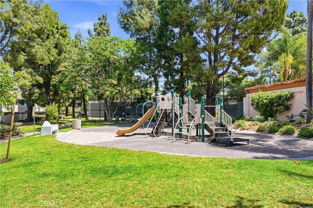 2444 Sunningdale