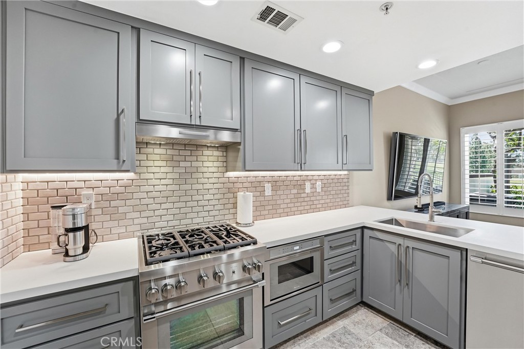 2444 Sunningdale