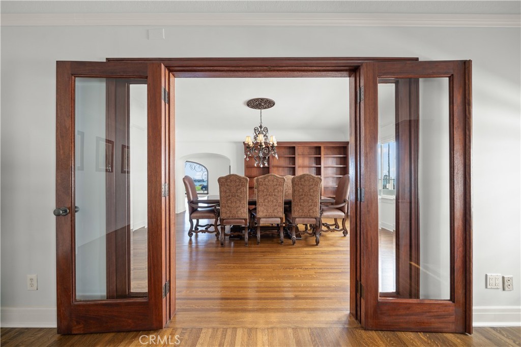 2625 E Ocean