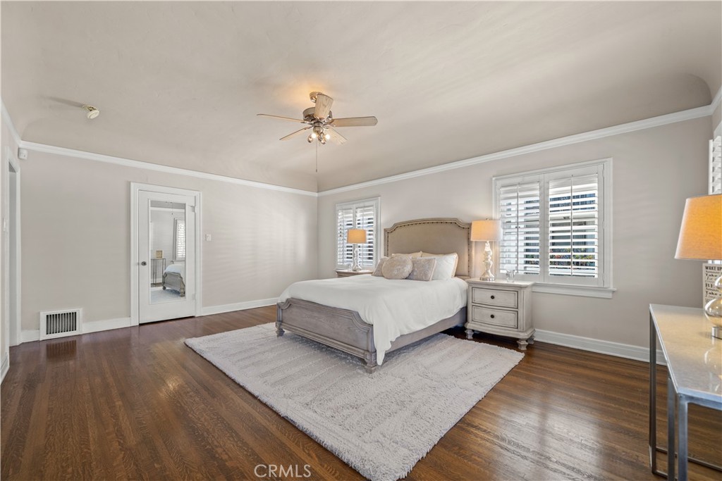 2625 E Ocean