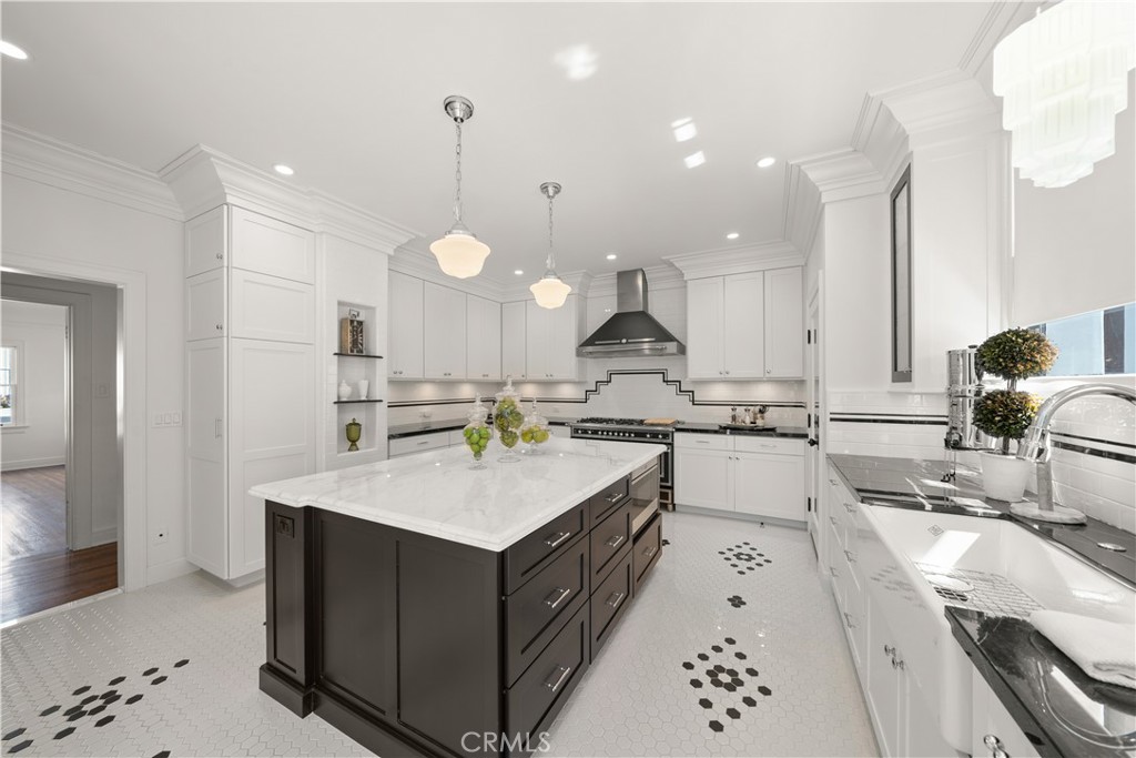 2625 E Ocean