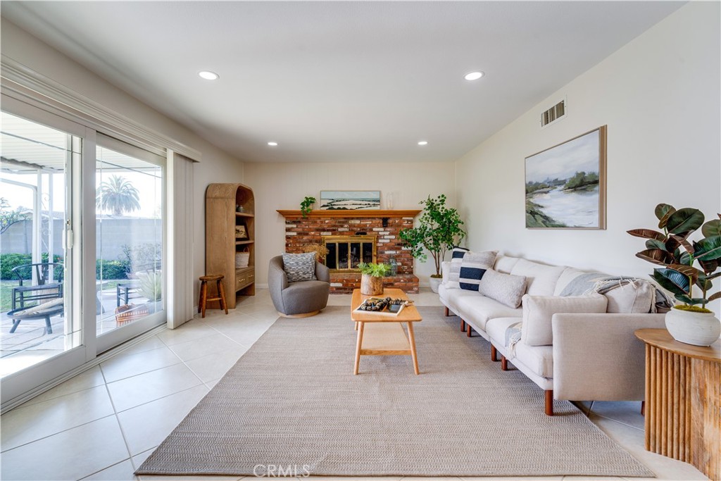 1213 N Van Buren Street