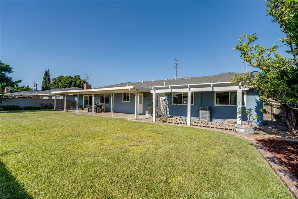 1213 N Van Buren Street