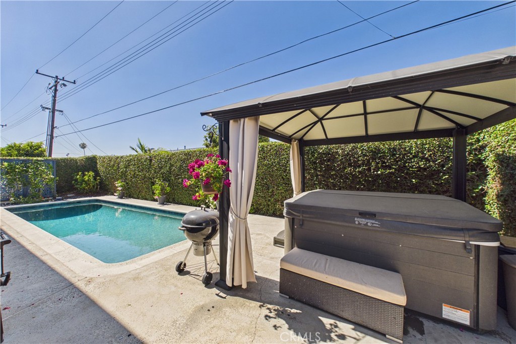 5089 Saratoga Avenue