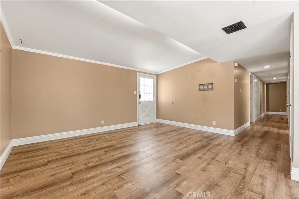 14331 Livingston Street