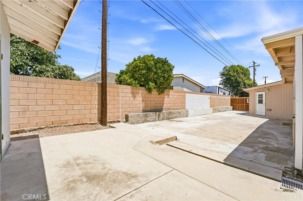 14331 Livingston Street