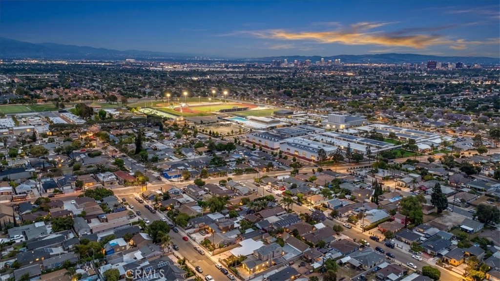 2422 W Pomona Street