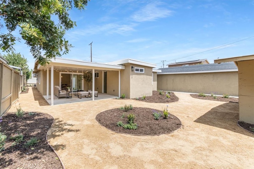 2422 W Pomona Street