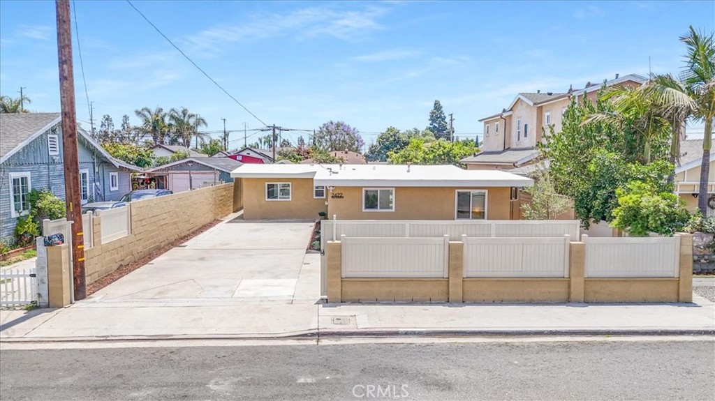 2422 W Pomona Street