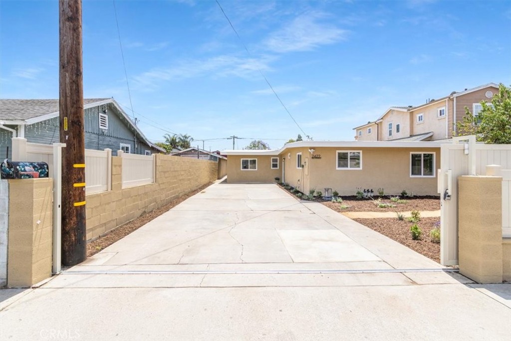 2422 W Pomona Street