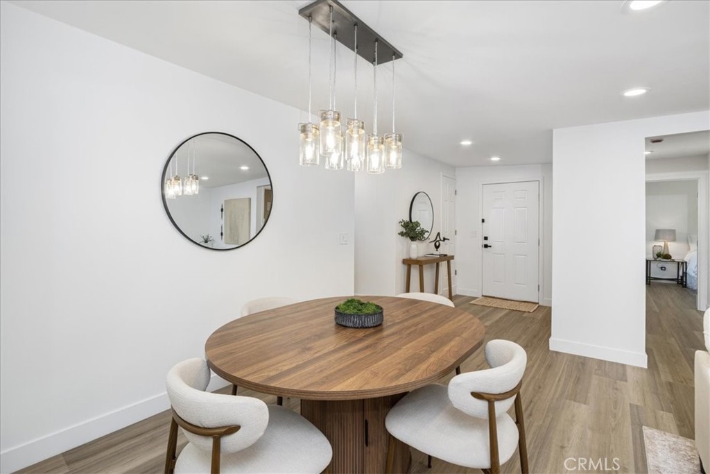 2422 W Pomona Street