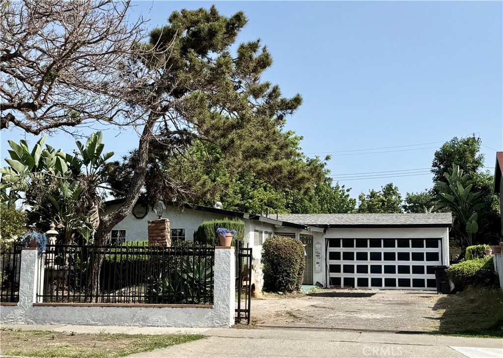 2205 W 9th