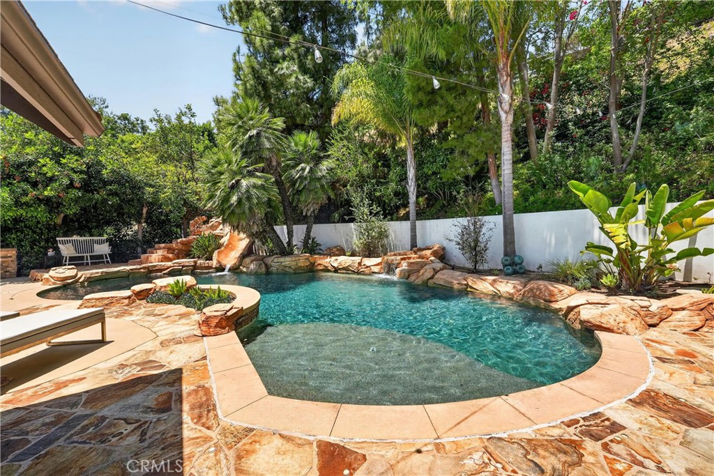 1812 Overview Circle