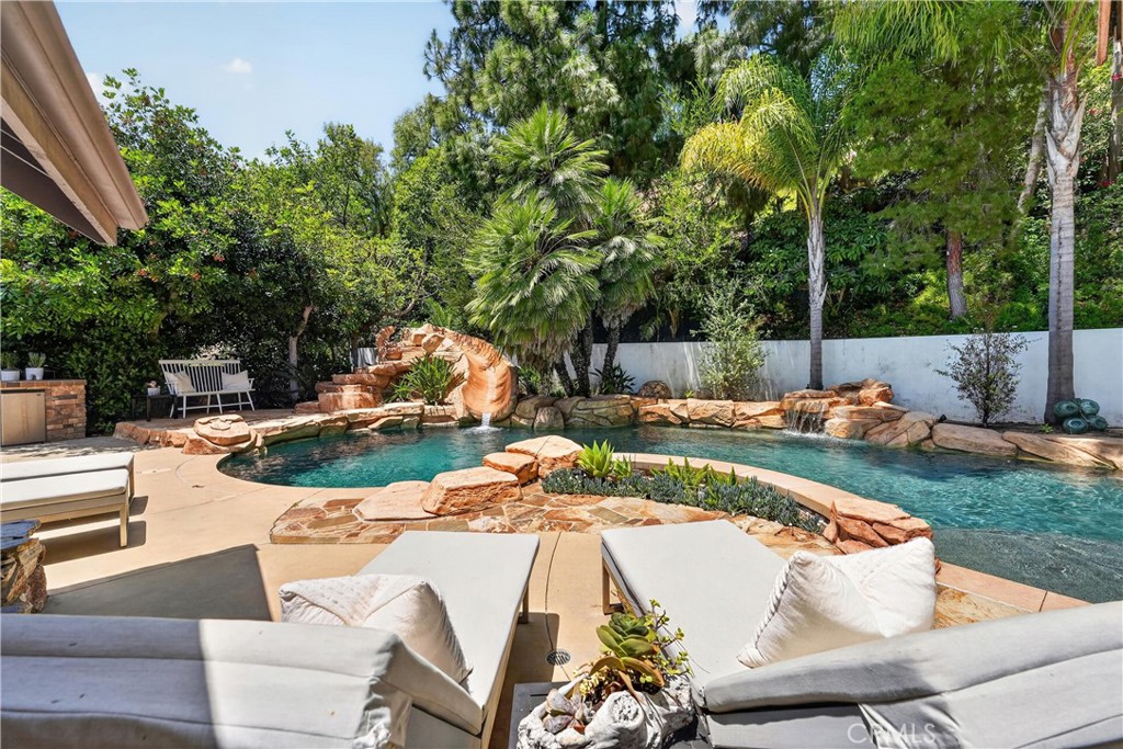 1812 Overview Circle