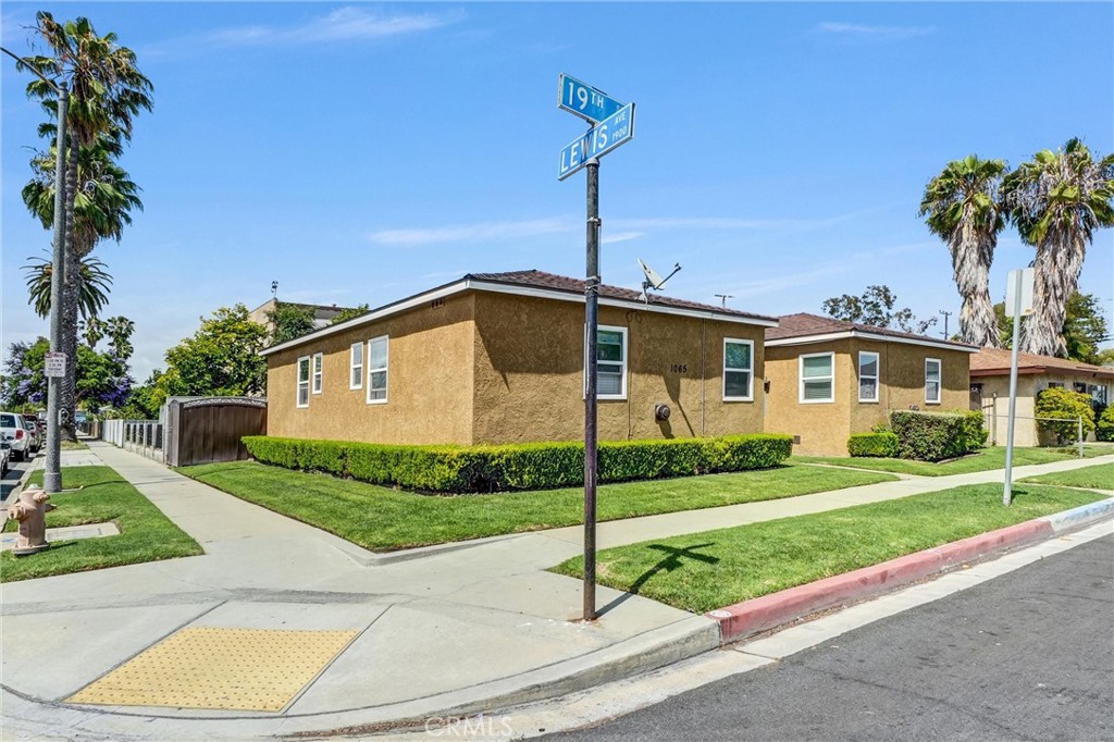 1065 E 19th