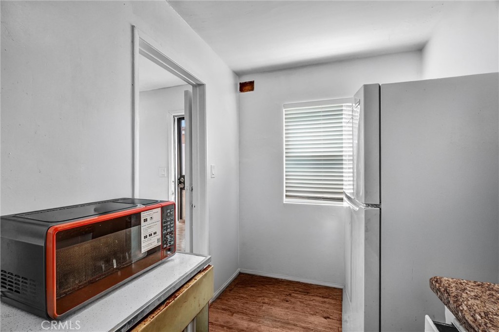 1065 E 19th