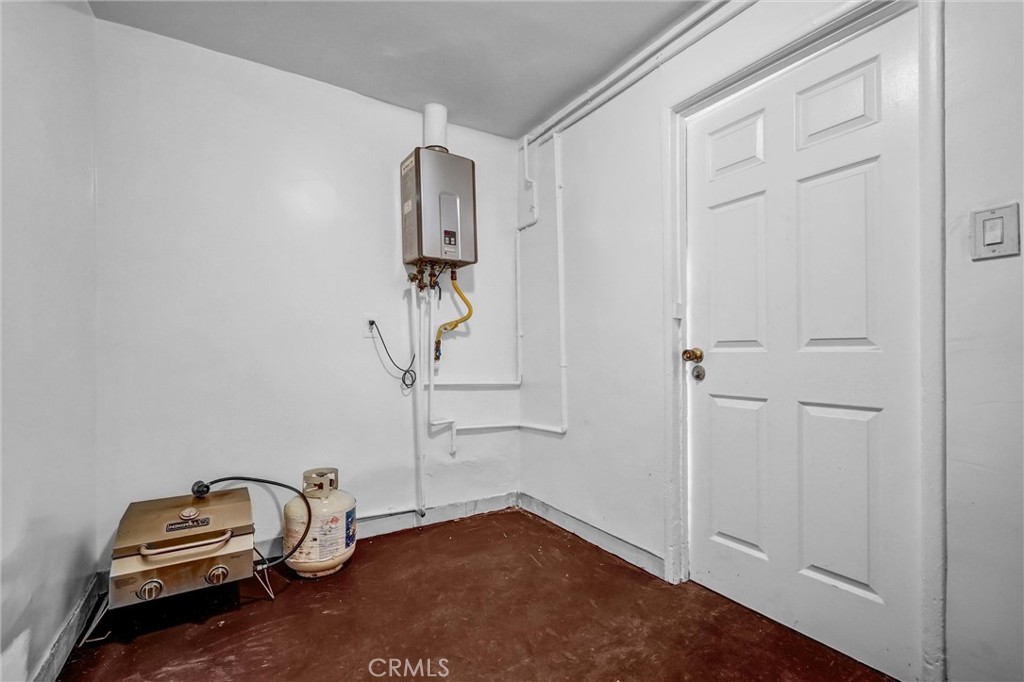 1065 E 19th