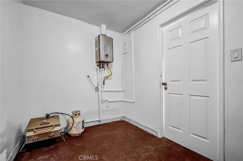 1065 E 19th